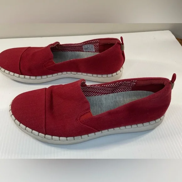 Clarks Collection Cloud Steppers Slip On Step Glow Jade Red Shoes 7.5 M - Picture 3 of 8